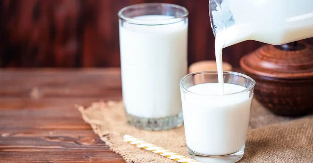 Czy codzienne picie kefiru jest zdrowe? Korzyści i skutki uboczne