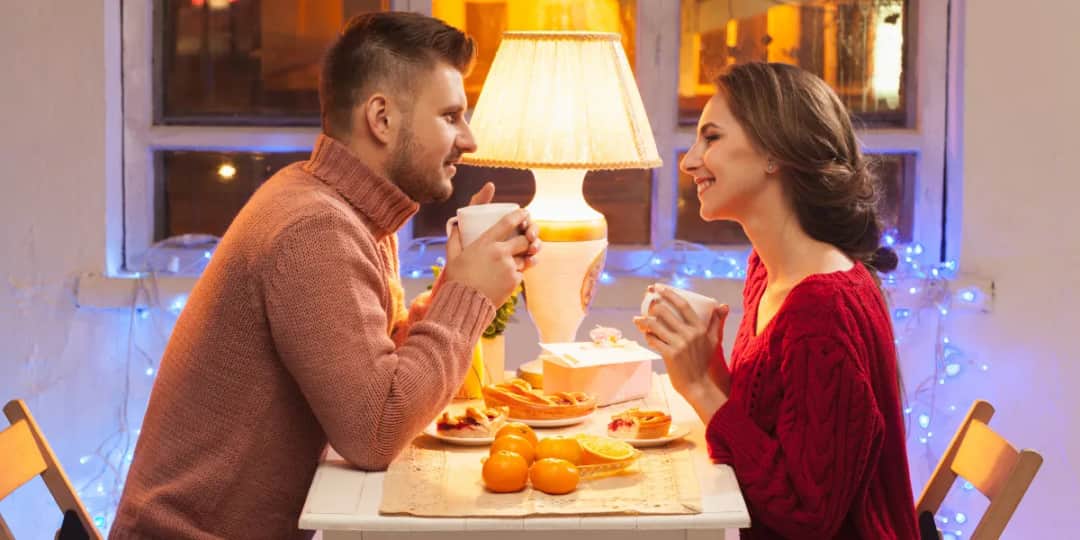 Tematy do rozmowy z partnerem: od pierwszej randki po głęboką więź